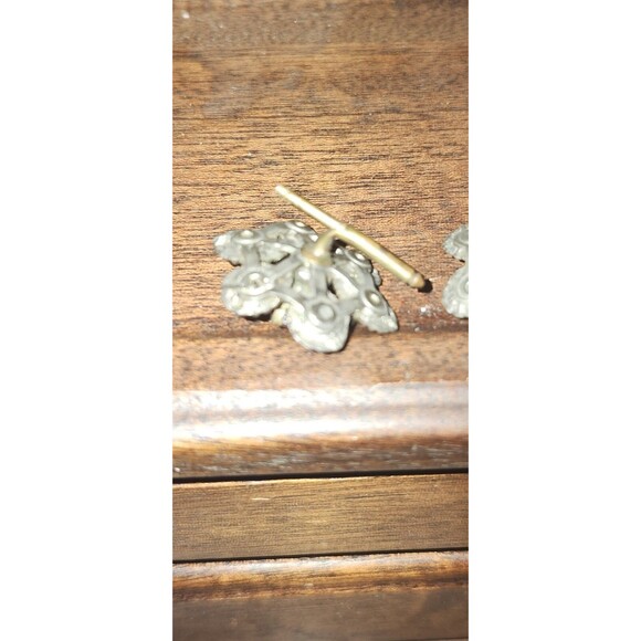 Vintage Brass & Ruby Glass Cufflinks – Floral Screw-Back Mid-Century Style - Picture 6 of 7